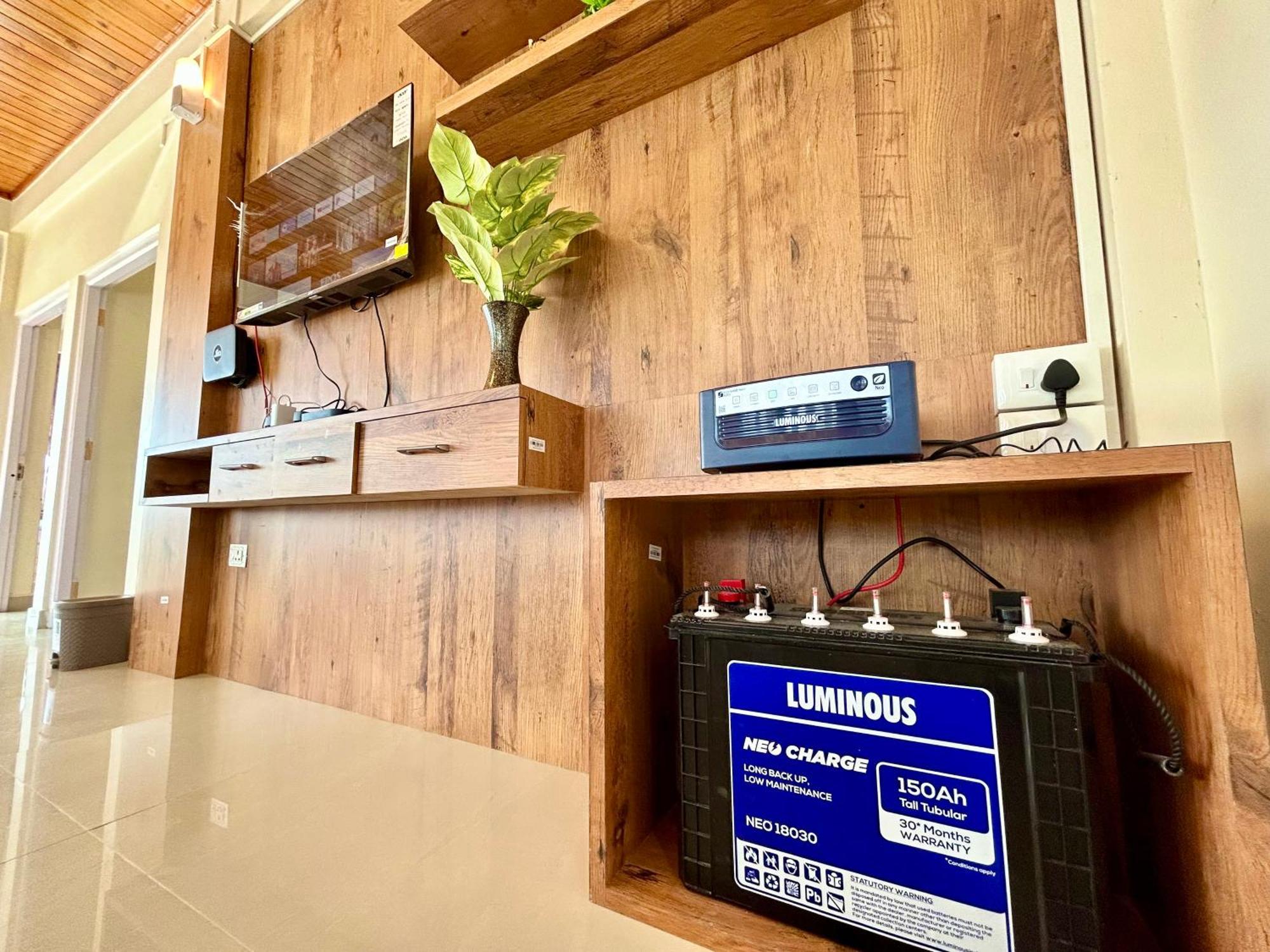 Yepplo Holiday Home - Complimentary Breakfast - 24 Hrs Caretaker & Power Backup Шиллонг Экстерьер фото