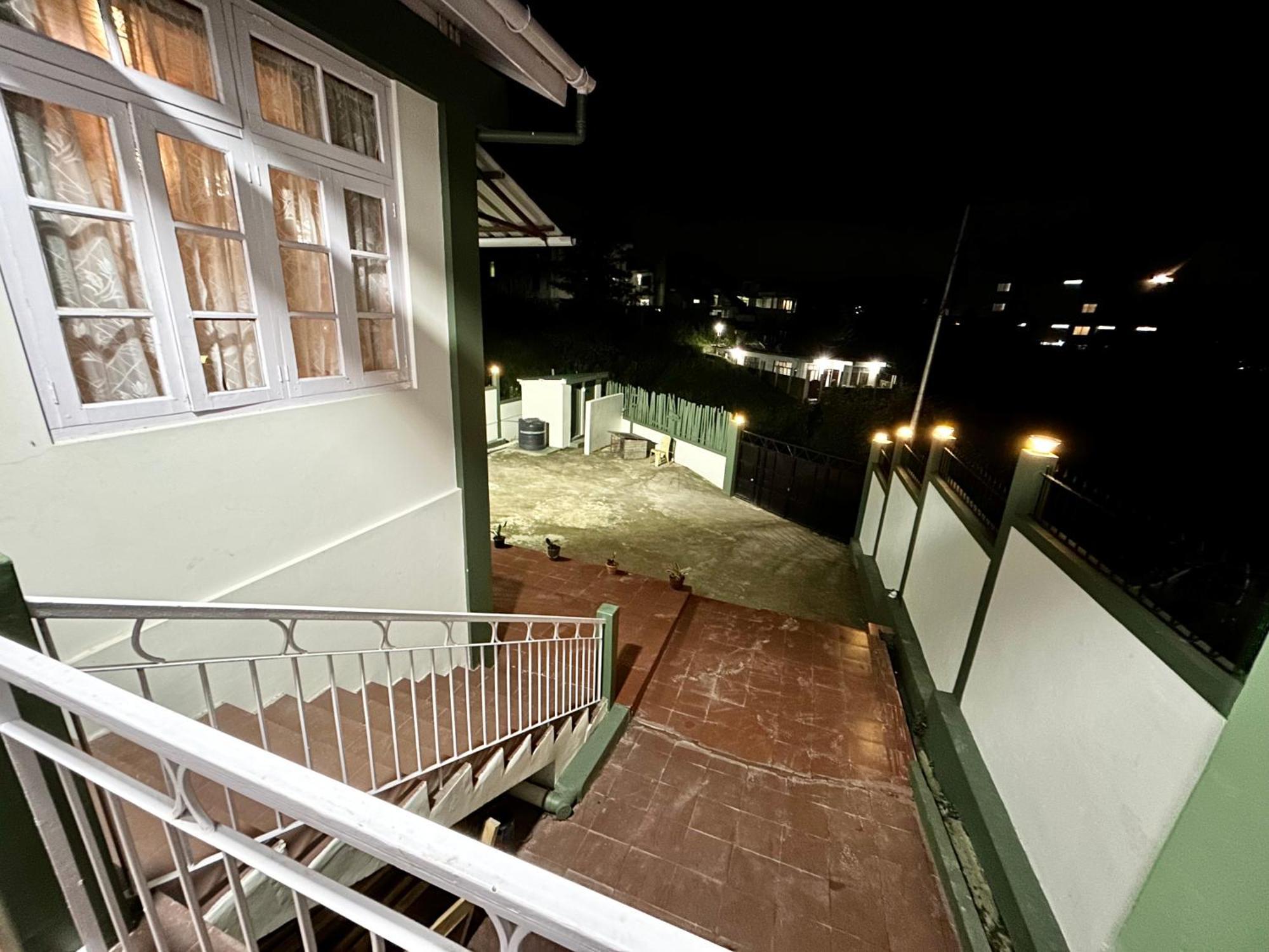Yepplo Holiday Home - Complimentary Breakfast - 24 Hrs Caretaker & Power Backup Шиллонг Экстерьер фото