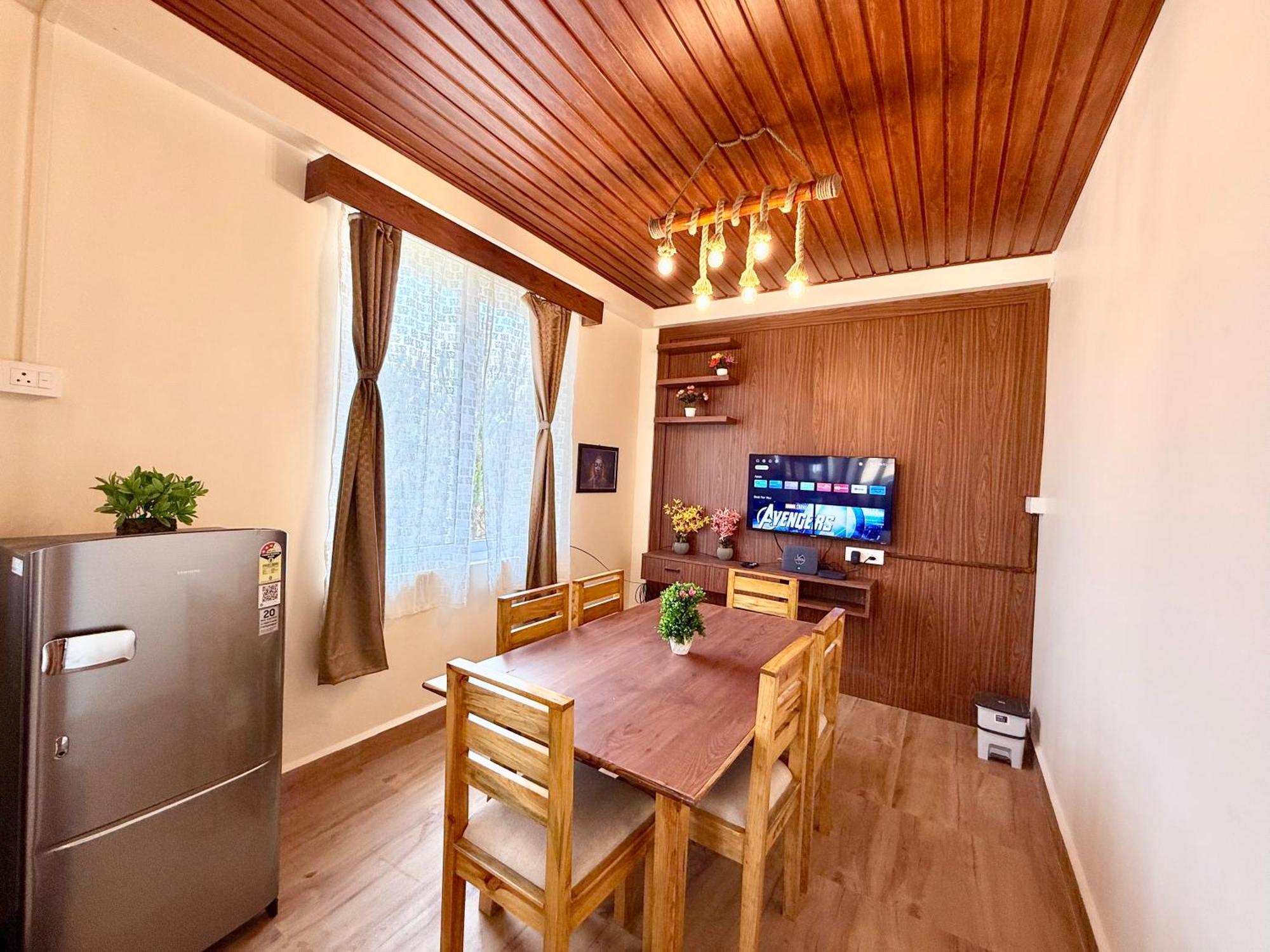 Yepplo Holiday Home - Complimentary Breakfast - 24 Hrs Caretaker & Power Backup Шиллонг Экстерьер фото