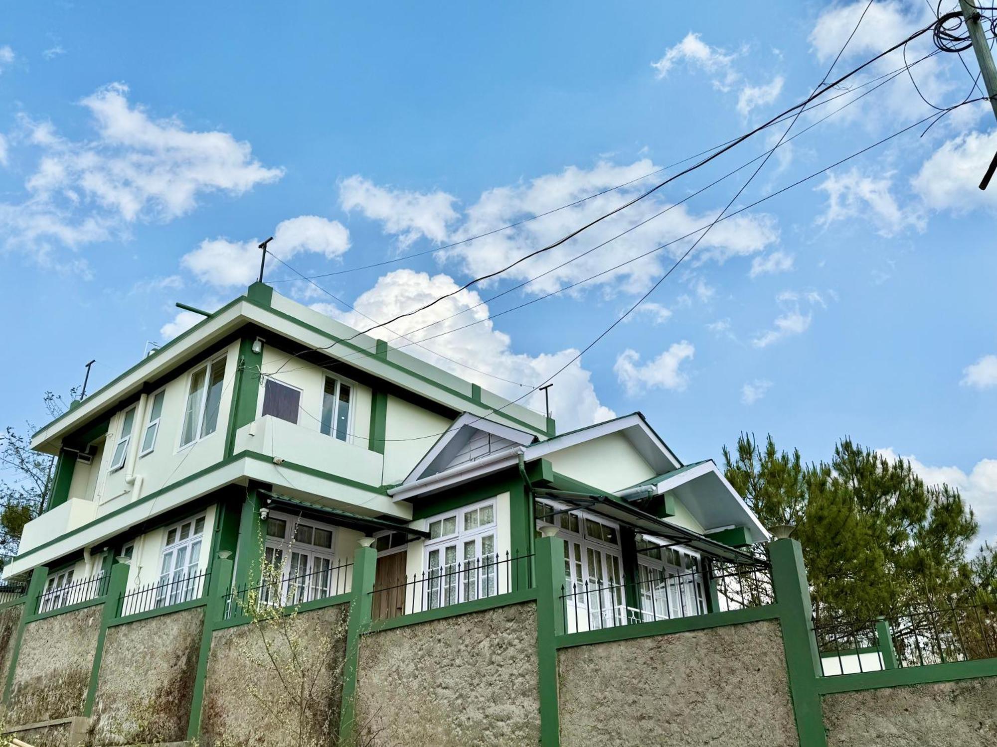 Yepplo Holiday Home - Complimentary Breakfast - 24 Hrs Caretaker & Power Backup Шиллонг Экстерьер фото